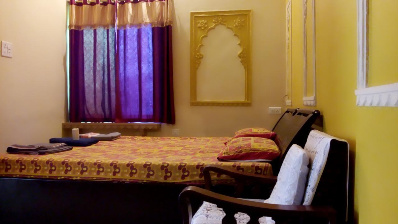Shivam Tourist Guest House Būndi Exteriör bild